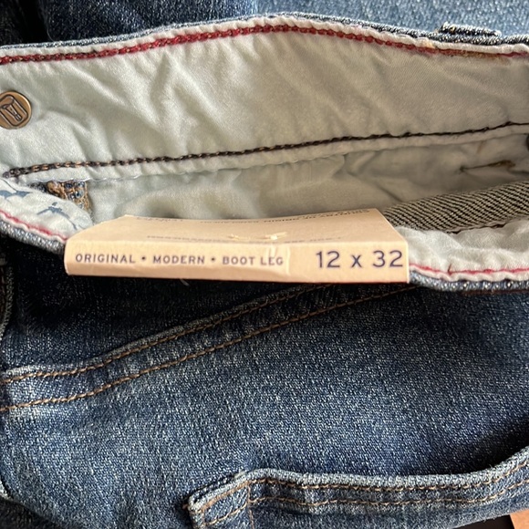 NWT Women’s Stretch Denim jeans - Picture 2 of 3